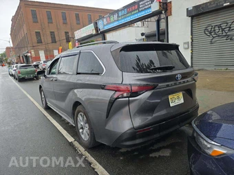 2021 Toyota Sienna XLE 7-Passenger 120.5" WB - miniatura 2