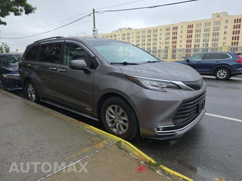 2021 Toyota Sienna XLE 7-Passenger 120.5" WB - miniatura 4