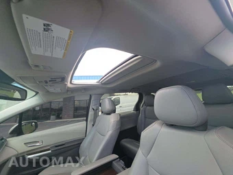 2021 Toyota Sienna XLE 7-Passenger 120.5" WB - miniatura 11