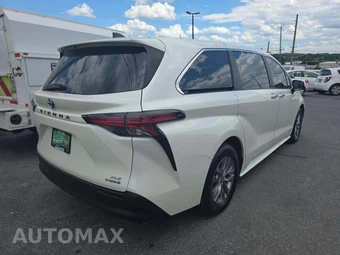 2021 Toyota Sienna XLE 7-Passenger 120.5" WB - miniatura 3