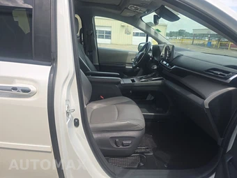 2021 Toyota Sienna XLE 8-Passenger 120.5" WB - miniatura 8