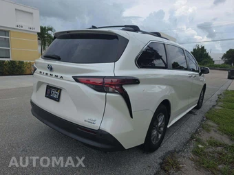 2021 Toyota Sienna XLE 8-Passenger 120.5" WB - miniatura 3