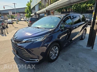 2021 Toyota Sienna XLE 8-Passenger 120.5" WB