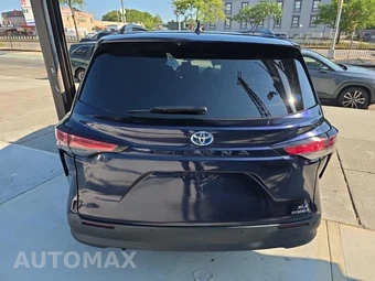 2021 Toyota Sienna XLE 8-Passenger 120.5" WB - miniatura 5