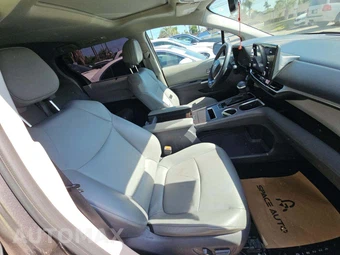 2021 Toyota Sienna XLE 8-Passenger 120.5" WB - miniatura 16