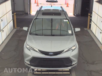 2021 Toyota Sienna XLE 8-Passenger 120.5" WB - miniatura 2