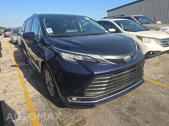 2021 Toyota Sienna XLE 8-Passenger 120.5" WB - miniatura 3