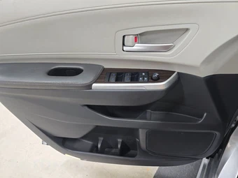 2021 Toyota Sienna XLE 8-Passenger 120.5" WB - miniatura 9