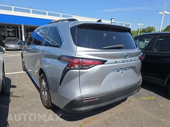 2021 Toyota Sienna XLE 8-Passenger 120.5" WB - miniatura 2