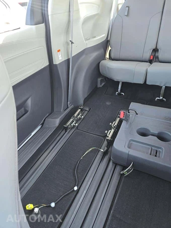 2021 Toyota Sienna XLE 8-Passenger 120.5" WB - miniatura 23