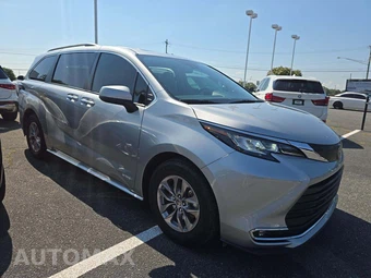 2021 Toyota Sienna XLE 8-Passenger 120.5" WB - miniatura 4