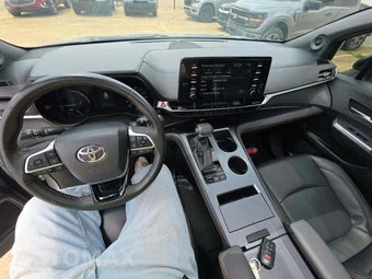 2021 Toyota Sienna XSE 7-Passenger 120.5" WB - miniatura 10