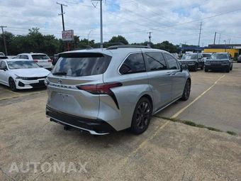 2021 Toyota Sienna XSE 7-Passenger 120.5" WB - miniatura 3