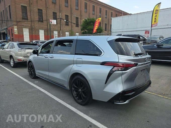 2021 Toyota Sienna XSE 7-Passenger 120.5" WB - miniatura 2
