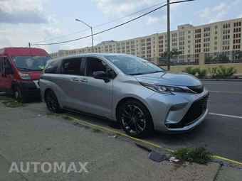 2021 Toyota Sienna XSE 7-Passenger 120.5" WB - miniatura 4