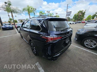 2021 Toyota Sienna XSE 7-Passenger 120.5" WB - miniatura 2