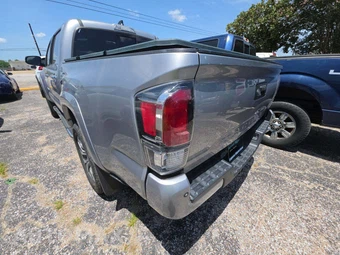 2021 Toyota Tacoma Limited Crew Cab Medium Bed - miniatura 2