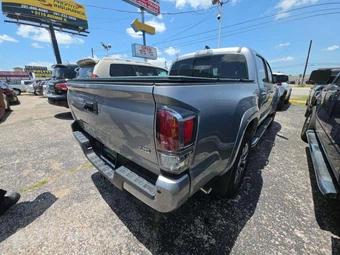 2021 Toyota Tacoma Limited Crew Cab Medium Bed - miniatura 3