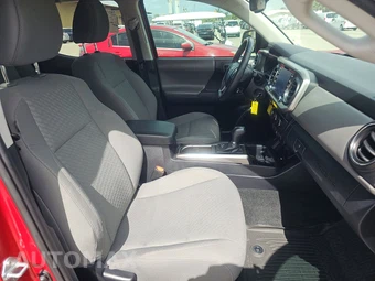 2021 Toyota Tacoma SR5 Crew Cab Medium Bed – miniatura 8