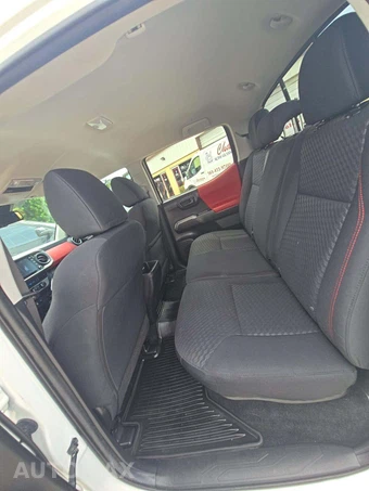 2021 Toyota Tacoma SR5 Crew Cab Medium Bed - miniatura 10