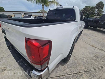 2021 Toyota Tacoma SR5 Crew Cab Medium Bed - miniatura 21