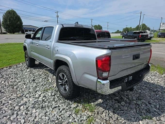 2021 Toyota Tacoma SR5 Crew Cab Medium Bed - miniatura 2