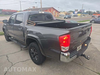 2021 Toyota Tacoma SR5 Crew Cab Medium Bed - miniatura 2