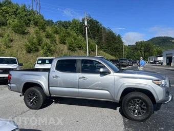 2021 Toyota Tacoma SR5 Crew Cab Medium Bed - miniatura 8