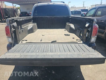 2021 Toyota Tacoma TRD Off-Road Crew Cab Medium Bed - miniatura 16