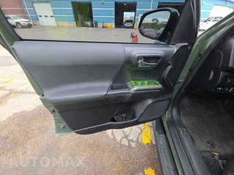 2021 Toyota Tacoma TRD Off-Road Crew Cab Medium Bed - miniatura 9