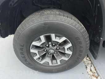 2021 Toyota Tacoma TRD Off-Road Crew Cab Medium Bed - miniatura 8