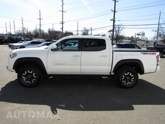 2021 Toyota Tacoma TRD Off-Road Crew Cab Medium Bed - miniatura 4
