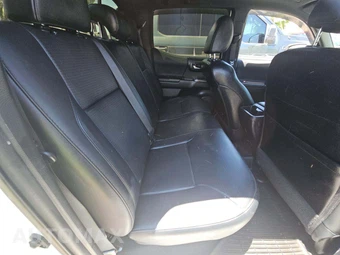 2021 Toyota Tacoma TRD Off-Road Crew Cab Medium Bed - miniatura 16
