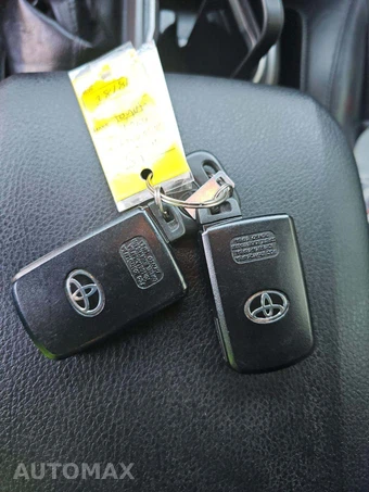 2021 Toyota Tacoma TRD Off-Road Crew Cab Medium Bed - miniatura 8