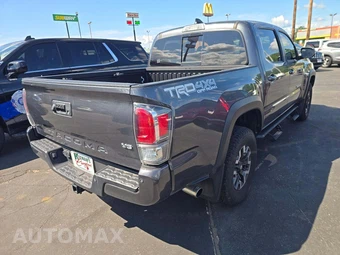 2021 Toyota Tacoma TRD Off-Road Crew Cab Medium Bed - miniatura 3