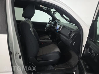 2021 Toyota Tacoma TRD Off-Road Crew Cab Medium Bed - miniatura 8
