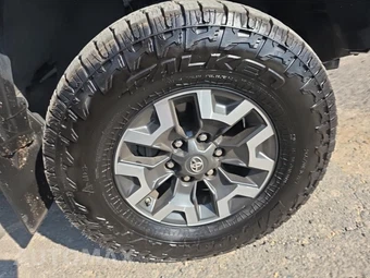 2021 Toyota Tacoma TRD Off-Road Crew Cab Medium Bed - miniatura 9