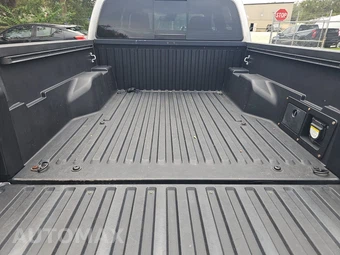 2021 Toyota Tacoma TRD Off-Road Crew Cab Medium Bed - miniatura 16