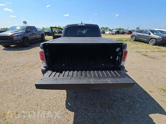 2021 Toyota Tacoma TRD Off-Road Crew Cab Medium Bed - miniatura 11