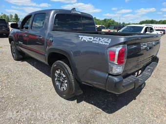 2021 Toyota Tacoma TRD Off-Road Crew Cab Medium Bed - miniatura 2