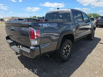 2021 Toyota Tacoma TRD Off-Road Crew Cab Medium Bed - miniatura 3