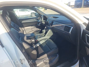2021 Volkswagen Atlas Cross Sport 2.0T SE w/Technology - miniatura 8