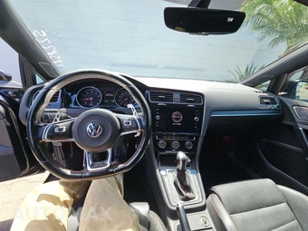 2021 Volkswagen Golf GTI SE - miniatura 11