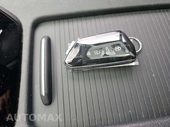 2021 Volkswagen ID.4 Pro S – miniatura 8