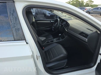 2021 Volkswagen Jetta R-Line – miniatura 8