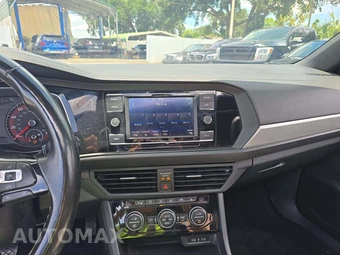 2021 Volkswagen Jetta R-Line – miniatura 10