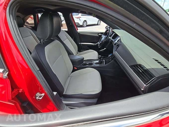 2021 Volkswagen Jetta R-Line – miniatura 18
