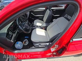 2021 Volkswagen Jetta R-Line – miniatura 6