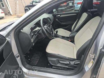 2021 Volkswagen Jetta R-Line - miniatura 6