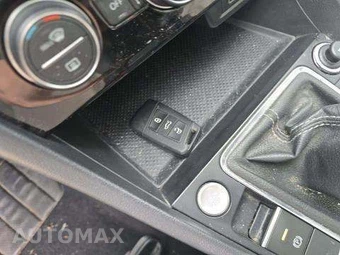 2021 Volkswagen Jetta R-Line - miniatura 8